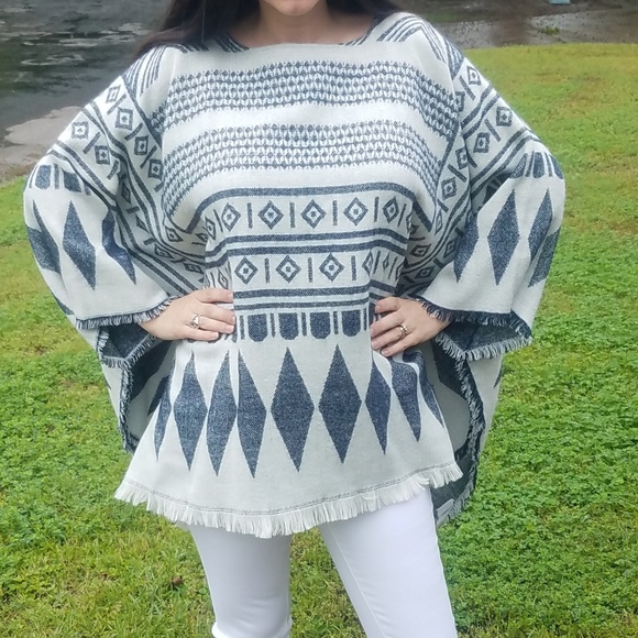 Taylor & Sage Jackets & Blazers - Taylor & Sage Poncho